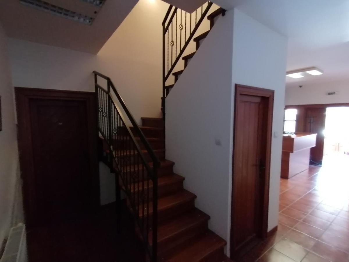 Mon Accommodation Free Parking Ni Εξωτερικό φωτογραφία