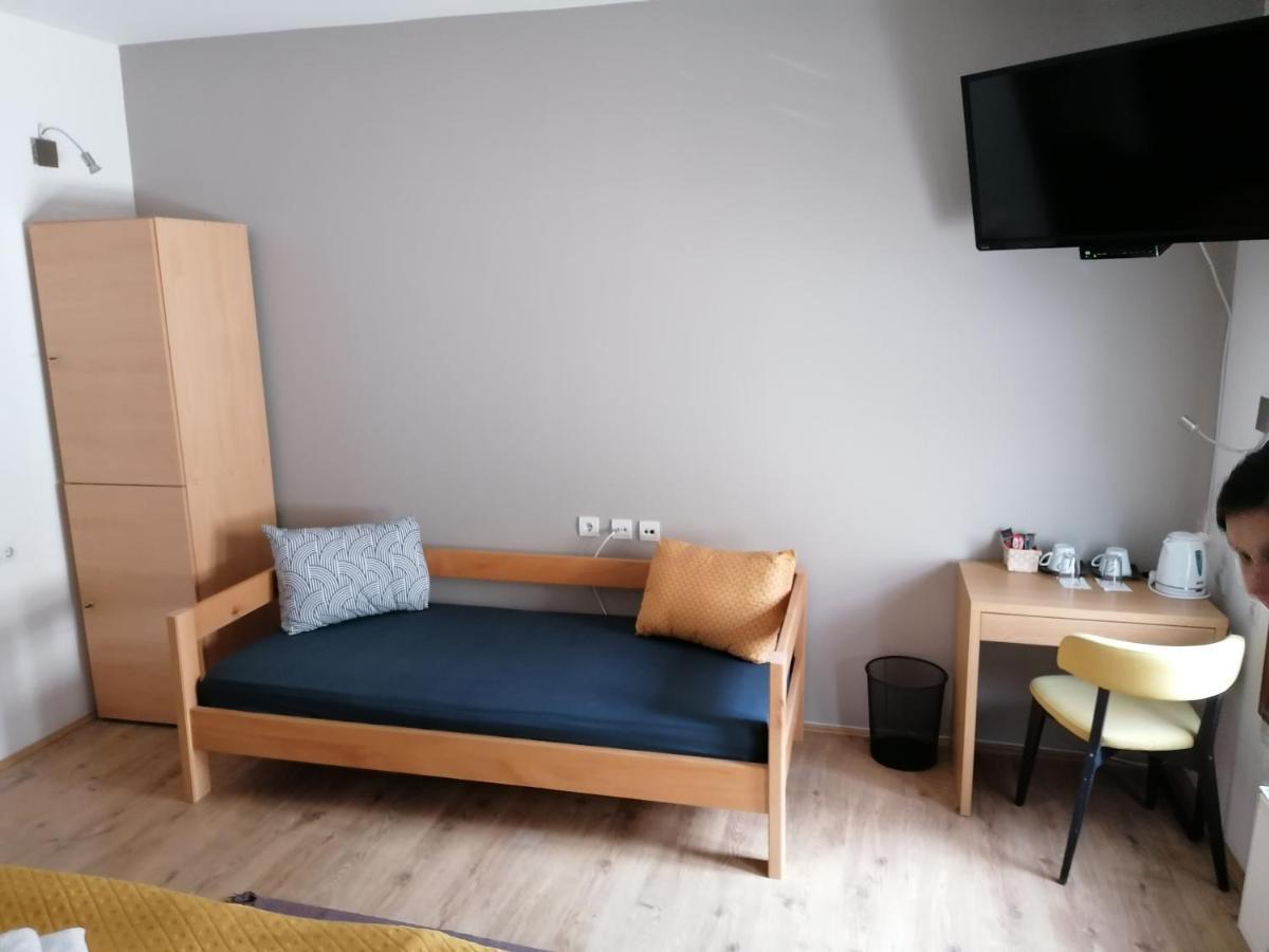 Mon Accommodation Free Parking Ni Εξωτερικό φωτογραφία
